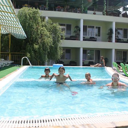 Green Hotel-Club Zatoka Ngoại thất bức ảnh