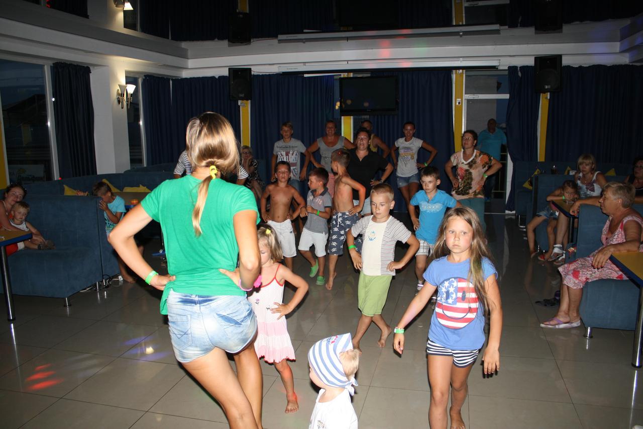 Green Hotel-Club Zatoka Ngoại thất bức ảnh