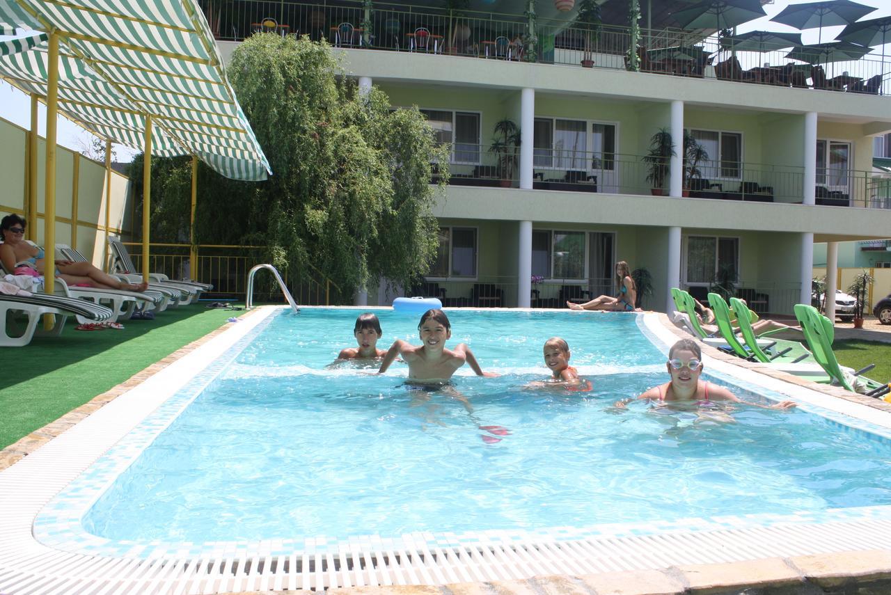 Green Hotel-Club Zatoka Ngoại thất bức ảnh