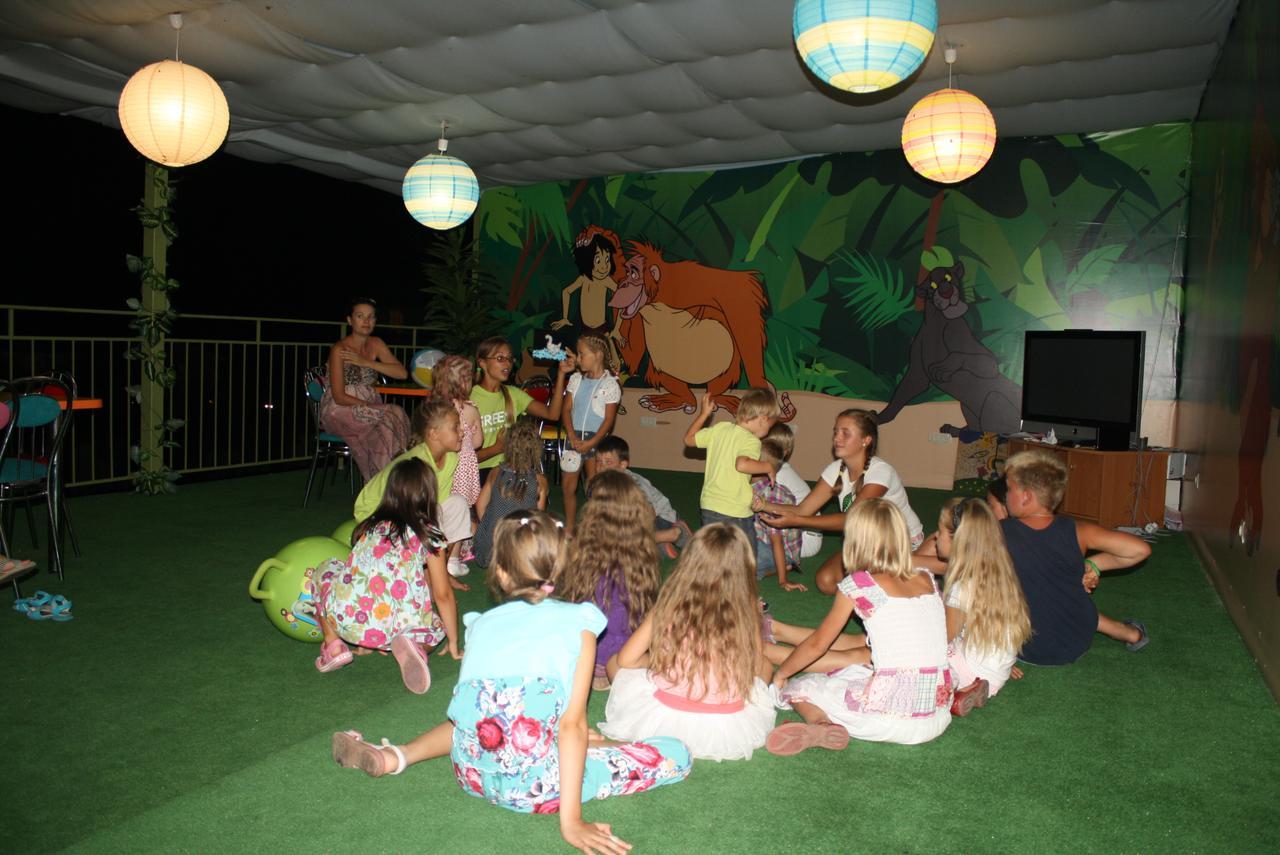 Green Hotel-Club Zatoka Ngoại thất bức ảnh