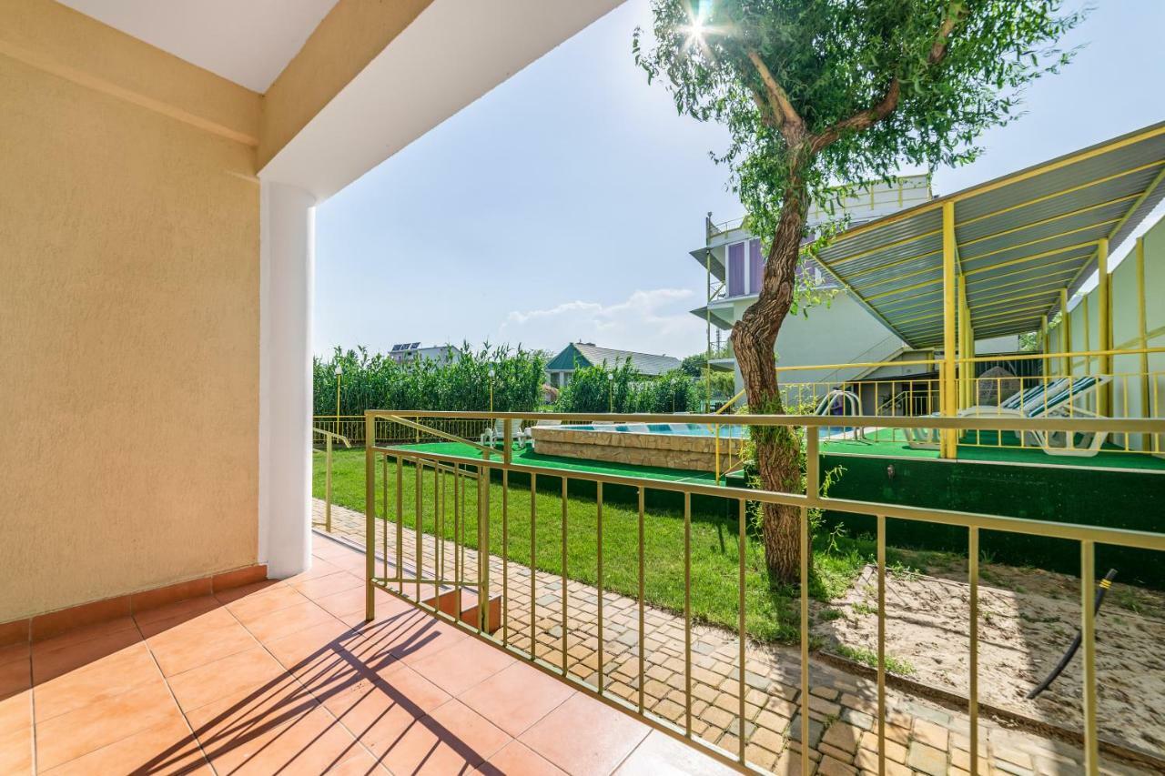Green Hotel-Club Zatoka Ngoại thất bức ảnh